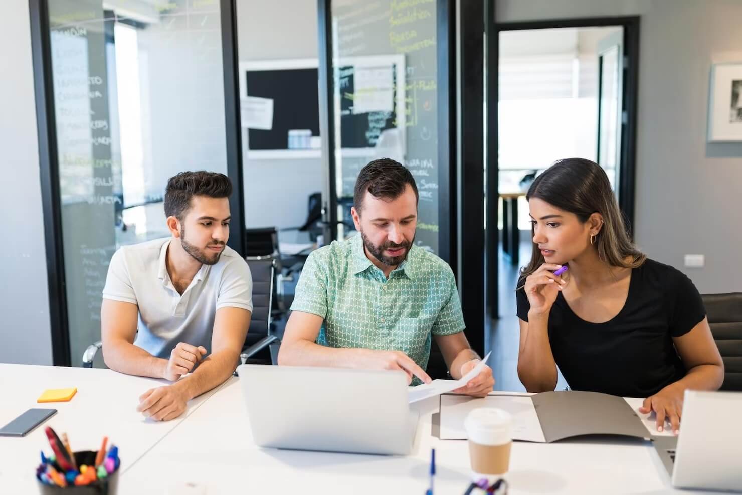 Escuchar a tus colaboradores te dará una perspectiva más amplia de la situación real de la empresa.